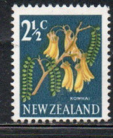 NEW ZEALAND NUOVA ZELANDA 1967 1970 FLORA KOWHAI FLOWER 2 1/2c USED USATO OBLITERE' - Oblitérés