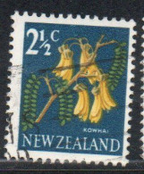 NEW ZEALAND NUOVA ZELANDA 1967 1970 FLORA KOWHAI FLOWER 2 1/2c USED USATO OBLITERE' - Oblitérés