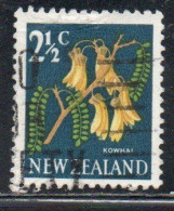 NEW ZEALAND NUOVA ZELANDA 1967 1970 FLORA KOWHAI FLOWER 2 1/2c USED USATO OBLITERE' - Gebraucht