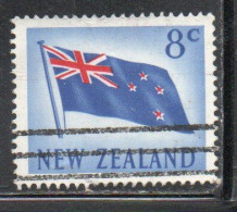 NEW ZEALAND NUOVA ZELANDA 1967 1970 FLAG 8c USED USATO OBLITERE' - Gebraucht