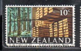 NEW ZEALAND NUOVA ZELANDA 1968 1969 RADATA PINES AND STACKED LUMBER 10c USED USATO OBLITERE' - Gebruikt