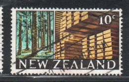 NEW ZEALAND NUOVA ZELANDA 1968 1969 RADATA PINES AND STACKED LUMBER 10c USED USATO OBLITERE' - Gebraucht