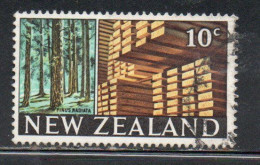 NEW ZEALAND NUOVA ZELANDA 1968 1969 RADATA PINES AND STACKED LUMBER 10c USED USATO OBLITERE' - Used Stamps