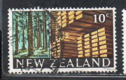 NEW ZEALAND NUOVA ZELANDA 1968 1969 RADATA PINES AND STACKED LUMBER 10c USED USATO OBLITERE' - Gebruikt