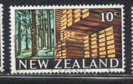 NEW ZEALAND NUOVA ZELANDA 1968 1969 RADATA PINES AND STACKED LUMBER 10c USED USATO OBLITERE' - Used Stamps