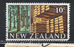 NEW ZEALAND NUOVA ZELANDA 1968 1969 RADATA PINES AND STACKED LUMBER 10c USED USATO OBLITERE' - Used Stamps