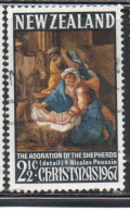 NEW ZEALAND NUOVA ZELANDA1967THE ADORATION OF SHEPHERDS BY POUSSIN CHRISTMAS NATALE NOEL WEIHNACHTEN NAVIDAD 2 1/2p USED - Usati