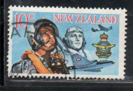 NEW ZEALAND NUOVA ZELANDA 1968 ARMED SERVICES AIRMEN OF TWO ERAS INSIGNE AND PLANE 10p USED USATO OBLITERE' - Usados