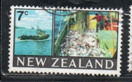 NEW ZEALAND NUOVA ZELANDA 1968 1969 TRAWLER AND CATCH 7c USED USATO OBLITERE' - Usados