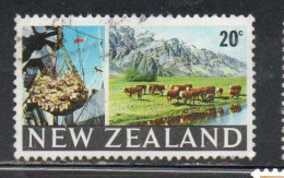 NEW ZEALAND NUOVA ZELANDA 1968 1969 CARGO HOIST AND GRAZING CATTLE 10c USED USATO OBLITERE' - Gebraucht