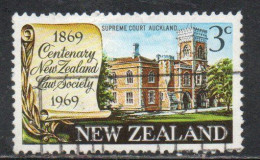 NEW ZEALAND NUOVA ZELANDA 1969 CENTENARY LAW SOCIETY SUPREME COURT BUILDING AUCKLAND 3c USED USATO OBLITERE' - Usados
