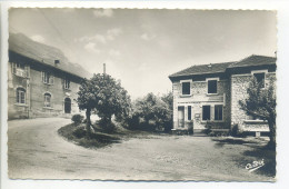 CPA 38 Isère - CLAIX - L'École Et La Poste En 1963 - Claix