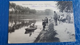 Bray Sur Seine , Pecheurs Et Barque - Bray Sur Seine