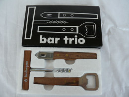 Vintage BAR TRIO Set Rostfrei Bottle And Wine Openers Wooden Handles #1389 - Flaschenöffner