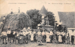 L'AUVERGNE PITTORESQUE- SCENES DE VILLGE - LA BATTEUSE - Auvergne Types D'Auvergne