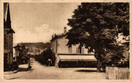 N°108940 -cpa Foug -place Et Avenue De La Gare- - Foug