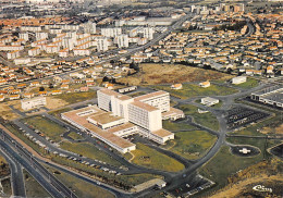 Cholet         49        Vue Aérienne Du Nouvel Hôpital  10x15    (Voir Scan) - Cholet