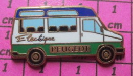 1322 Pin's Pins / Beau Et Rare / AUTOMOBILES / MINIBUS  ELECTRIQUE PEUGEOT Variante Verte Par METARGENT - Peugeot