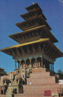 NEPAL NYATAPOLA TEMPLE BHAKTAPUR. . ANNEE 1976  + TEXTE + TIMBRE - Népal