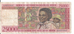 MADAGASCAR 25000 FRANCS ND1998 VF P 82 - Madagaskar