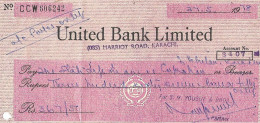 PAKISTAN 1978   UNITED BANK LIMITED KARACHI USED CHEQUE. - Banque & Assurance
