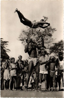 PC AFRICA REAL PHOTO A.O.F. JEUNE DANSEUR ACROBATIQUE ETHNIC TYPES (a43272) - Afrique