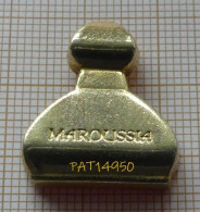 PAT14950 PARFUM MAROUSSIA  FLACON Pin's En Relief Doré - Parfum