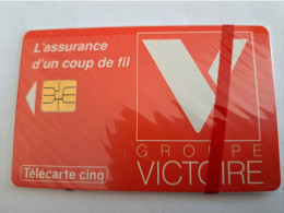 FRANCE/FRANKRIJK   CHIPCARD / PRIVE/ TELECARTE CINQ/ GROUP VICTOIRE/ 40.000 EX /  MINT IN WRAPPER     ** 15017** - Mobicartes (GSM/SIM)