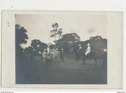 CONGO CARTE PHOTO COLONS ET INDIGENES BRAZZAVILLE DEPART CARAVANE 1909 CPA BON ETAT - Brazzaville