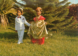 CPSM Martinique-Marin-Groupe Folklorique D'enfants-Fleurs De Cannelle-Un Couple En Tenue De Cérémonie     L2353 - Le Marin