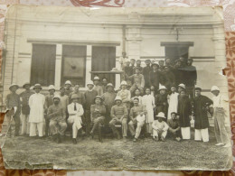 Photo Indochine Cambodge 22X16.5cm. Militaria Troupe Coloniale Et Cambodgiens - Asia