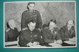 Carte Postale 7 Mai 1945 Signature De La Capitulation Timbre Non Oblitéré Cachet Aigle Nazi - 1939-45