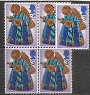 UK - SG 914Ed  Embossing Omitted BLOCK OF 4 MNH - Normal For Comparison (not Included) - Errors, Freaks & Oddities (EFOs