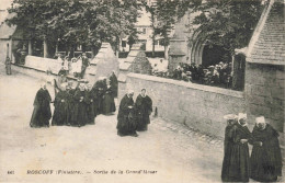 FRANCE - Roscoff - Sortie De La Grand Messe -  Carte Postale Ancienne - Roscoff