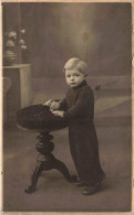 ENFANT - Portrait D'un Enfant -  Carte Postale Ancienne - Ritratti