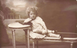 ENFANT - Portrait D'un Enfant -  Carte Postale Ancienne - Portraits