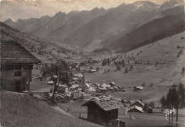 74-LA-CLUSAZ- VUE GENERALE ET LA CHAINE DES ARAVIS - La Clusaz