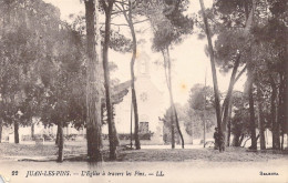 FRANCE - 06 - Antibes - Juan-les-Pins - L'Eglise à Travers Les Pins - Carte Postale Ancienne - Juan-les-Pins