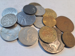 Lot De  18 Monnaies Du Monde   ( 579 ) E - Mezclas - Monedas