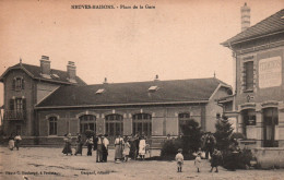 Neuves-Maisons (Meurthe-et-Moselle) Place De La Gare, Café-Restaurant Terminus - Edition Gaspard - Carte Non Circulée - Neuves Maisons