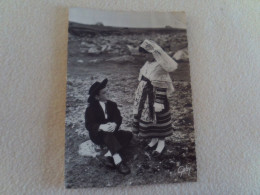 FOLKLORE DE BRETAGNE..."ENFANTS EN COSTUME DU PAYS DE PLOUGUERNEAU" - Plouguerneau