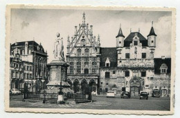 AK 156614 BELGIUM - Mechelen - Standbeeld Van Margaretha Van Oosterwijk - Stadhuis En Oude Lkanehallen - Malines