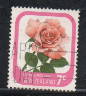 NEW ZEALAND NUOVA ZELANDA 1975 ROSES FLORA FLOWERS MICHELE MEILLAND 7c USED USATO OBLITERE' - Usados