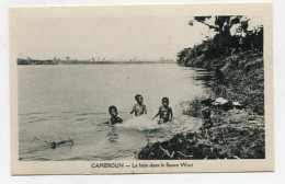 AK 157021 CAMEROON - Le Bain Dans Le Fleuve Wuri - Cameroun