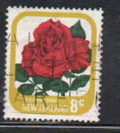 NEW ZEALAND NUOVA ZELANDA 1975 ROSES FLORA FLOWERS JOSEPHINE BRUCE 8c USED USATO OBLITERE' - Oblitérés