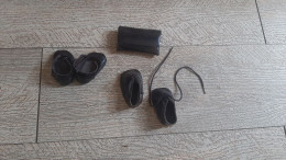 2 Paires Chaussures Pour Poupée De Modes Et Travaux  Et Pochette - Dolls