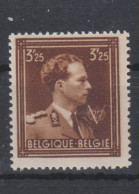 COB 695-V3 ** Neuf Sans Charnière Bouton Sur La Joue - 1931-1960