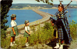 Canada Nova Scotia Canso Causeway Across Strait Of Canso Children And Bagpipe Player - Autres & Non Classés