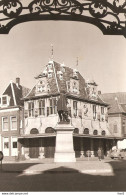 Hoorn Waag En Standbeeld Foto Voor Prentbriefkaart KE3720 - Hoorn