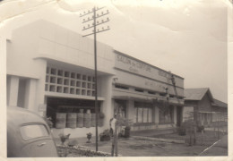 Ruanda-Urundi : Usumbura  : Coiffeur : Photo(trace Pli)    /// Ref.  Aout 23 // N° 27.098 - Ruanda-Burundi